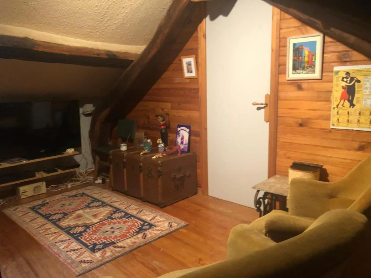 Bed and Breakfast Chez Lucien Trébas Frühstückspension